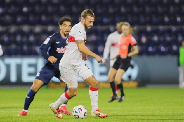 v. li. im Zweikampf Ben Opoku Labes (TSG Hoffenheim II, 45), Dominik Nothnagel (VfB Stuttgart II, 29). GER, TSG 1899 Hoffenheim II gegen VfB Stuttgart II, Fussball, 3.Liga, 10.Spieltag, Spielzeit 2025 2026, 05.10.2025. (DFL DFB REGULATIONS PROHIBIT ANY USE OF PHOTOGRAPHS as IMAGE SEQUENCES and or QUASI-VIDEO). GER,TSG 1899 Hoffenheim II gegen VfB Stuttgart II, Fussball, 3.Liga, 10.Spieltag, Spielzeit 2025 2026, 05.10.2025. Hoffenheim Copyright: xEibner-Pressefoto JoergxHirschx EP_JHH