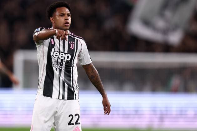 Juventus Fc - Ac Milan Weston Mckennie of Juventus Fc gestures during the Serie A match beetween Juventus Fc and Ac Milan at Allianz Stadium on October 5, 2025 in Turin, Italy . Torino Allianz Stadium Italy Copyright: xMarcoxCanonierox