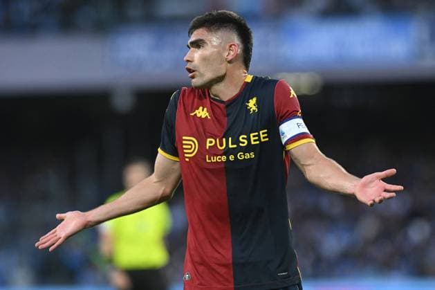 CALCIO - Serie A - SSC Napoli vs Genoa CFC Stefano Sabelli of Genoa CFC gestures during the Serie A Enelive between SSC Napoli vs Genoa CFC at Diego Armando Maradona Stadium Naples Italy  Copyright: xIPAxSport ABACAx