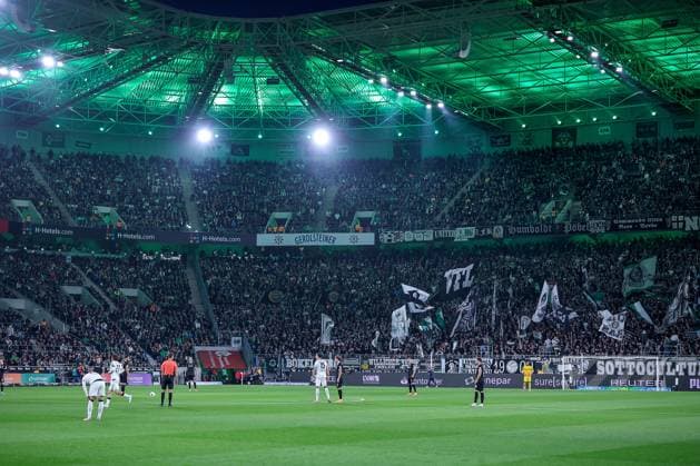 05.10.2025, Fußball, Borussia Mönchengladbach - SC Freiburg, 1. Fußball Bundesliga, Borussia-Park, Saison 2025 2026: Innennansicht Übersicht Übersichtsbild Stadioninnenansicht Fankurve Nordkurve Zuschauer Fans DFB regulations prohibit any use of photographs as image sequences and or quasi-video. Nordrhein-Westfalen Deutschland