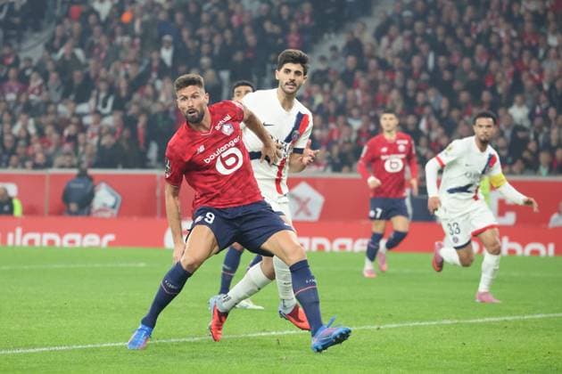 FOOTBALL : LOSC Lille vs PSG - Ligue 1 J7 - 05 10 2025 Olivier GIROUD (LOSC Lille) lors du match LOSC Lille vs PSG, Ligue 1 J7, Decathlon Arena stade Pierre Mauroy, le 5 octobre 2025 - photo Laurent Sanson PsnewZ  Copyright: xLaurentxSANSONx xPsnewZx