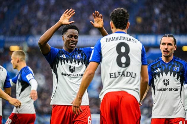 Fußball I Herren I Saison 2025-2026 I Bundesliga I 6. Spieltag I Hamburger SV - 1. FSV Mainz 05 I 05.10.2025 Albert Sambi Lokonga (6, Hamburger SV), Daniel Elfadli (8, Hamburger SV), Rayan Philippe (14, Hamburger SV) Hamburg Volksparkstadion Hamburg Deutschland Copyright: xLobecax xHenningxRohlfsx
