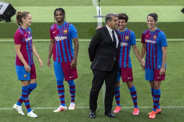 Presentation for Barcelona s next season kit BARCELONA, SPAIN - JUNE 15: FC Barcelona, Barca president Joan Laporta presents the club s new kit in Barcelona on June 15, 2021. Catalonia Spain. Editorial use only. Please get in touch for any other usage.  Copyright: x2025xAnadoluxAdriaxPuigx
