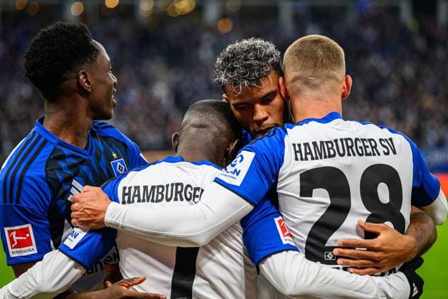 Fußball I Herren I Saison 2025-2026 I Bundesliga I 6. Spieltag I Hamburger SV - 1. FSV Mainz 05 I 05.10.2025 Albert Sambi Lokonga (6, Hamburger SV), Jean-Luc DompÃ (7, Hamburger SV), Ransford-Yeboah Königsdörffer (11, Hamburger SV), Miro Muheim (28, Hamburger SV) Hamburg Volksparkstadion Hamburg Deutschland Copyright: xLobecax xHenningxRohlfsx