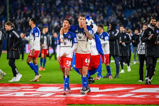 Fußball I Herren I Saison 2025-2026 I Bundesliga I 6. Spieltag I Hamburger SV - 1. FSV Mainz 05 I 05.10.2025 Alexander Rossing-Lelesiit (38, Hamburger SV), Luka Vuskovic (44, Hamburger SV) Hamburg Volksparkstadion Hamburg Deutschland Copyright: xLobecax xHenningxRohlfsx