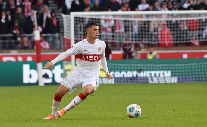 Stuttgart , Bundesliga Fußball VfB Stuttgart vs. 1.FC Heidenheim, Bilal El Khannouss (VfB) Gemäß den Vorgaben der DFL Deutschen Fußball Liga ist es untersagt, in dem Stadion und oder vom Spiel angefertigte Fotoaufnahmen in Form von Sequenzbildern und oder videoähnlichen Fotostrecken zu verwerten bzw. verwerten zu lassen.