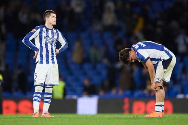 Real Sociedad v Rayo Vallecano - LaLiga EA Sports Igor Zubeldia and Jon Aramburu of Real Sociedad reacts during the LaLiga EA Sports match between Real Sociedad and Rayo Vallecano at Anoeta on October 5, 2025, in San Sebastian, Spain. San Sebastian Anoeta Basque Country Spain RL_RSOvRAYV_000121 Copyright: xRicardoxLarreinax
