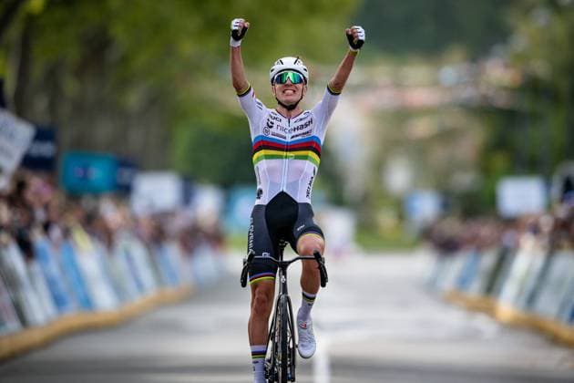 Tadej POGAÄaAR: UEC Road cycling, Rad, Radsport, Strasse European Championships - Ardeche 2025 Tadej POGAÄaAR ( SLO ) Slovenia Querformat - quer - horizontal - Landscape - Event Veranstaltung: UEC Road Cycling European Championships 2025 Ardeche - Category Kategorie: Cycling - Road Cycling European Championships - Road Race Elite Men - Location Ort: Europe France - Valence - Discipline: Road Race ( RR ) - Distance: 202,5 km - Date Datum: 05.10.2025 Sunday Day 5 -