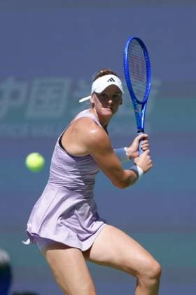 WUHAN, CHINA - OCTOBER 06: Ashlyn Krueger of the United States returns a shot in the Women s Singles Round of 64 match against Hailey Baptiste of the United States on day 3 of 2025 Wuhan Open at Optics Valley International Tennis Center on October 6, 2025 in Wuhan, Hubei Province of China.  Copyright: xVCGx 111595385754