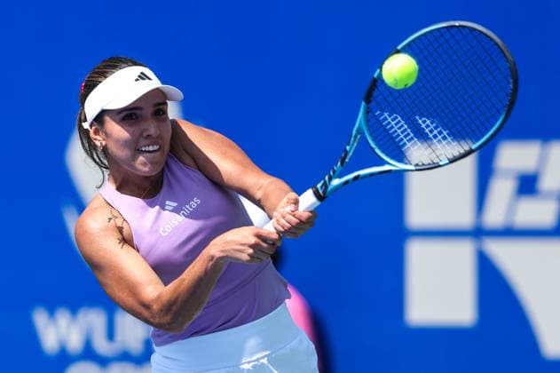 WUHAN, CHINA - OCTOBER 06: Camila Osorio of Colombia returns a shot in the Women s Singles Round of 64 match against Marie Bouzkova of Czech Republic on day 3 of 2025 Wuhan Open at Optics Valley International Tennis Center on October 6, 2025 in Wuhan, Hubei Province of China.  Copyright: xVCGx 111595402143