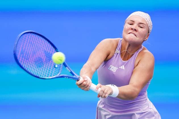 WUHAN, CHINA - OCTOBER 06: Diana Shnaider returns a shot in the Women s Singles Round of 64 match against Katerina Siniakova of Czech Republic on day 3 of 2025 Wuhan Open at Optics Valley International Tennis Center on October 6, 2025 in Wuhan, Hubei Province of China.  Copyright: xVCGx 111595400597