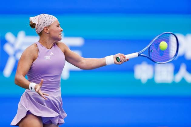 WUHAN, CHINA - OCTOBER 06: Diana Shnaider returns a shot in the Women s Singles Round of 64 match against Katerina Siniakova of Czech Republic on day 3 of 2025 Wuhan Open at Optics Valley International Tennis Center on October 6, 2025 in Wuhan, Hubei Province of China.  Copyright: xVCGx 111595400599