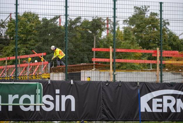 Fußball, Herren, Saison 2025 2026, 1. Bundesliga, 1. FC Union Berlin, Training, Baustelle für das Parkhaus zwischen Stadion An der Alten Försterei und Trainingsplatz, 06.10. 2025, Copyright: xMatthiasxKochx