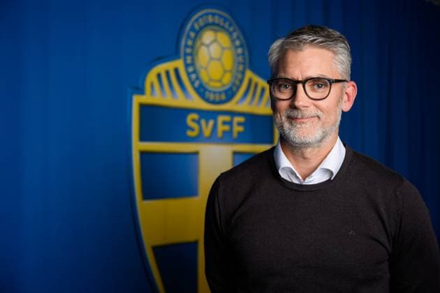 Fußball, Schwedens Fußballverband SvFF präsentiert Generalsekretär Niclas Carlen 251006 Niclas CarlnÃ n, blivande Generalsekreterare för Svenska Fotbollförbundet, poserar för ett porträtt under en pressträff den 6 oktober 2025 i Stockholm. Copyright: JESPERxZERMAN BB251006JZ010