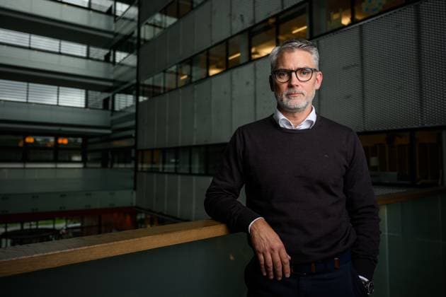 Fußball, Schwedens Fußballverband SvFF präsentiert Generalsekretär Niclas Carlen 251006 Niclas CarlnÃ n, blivande Generalsekreterare för Svenska Fotbollförbundet, poserar för ett porträtt under en pressträff den 6 oktober 2025 i Stockholm. Copyright: JESPERxZERMAN BB251006JZ011
