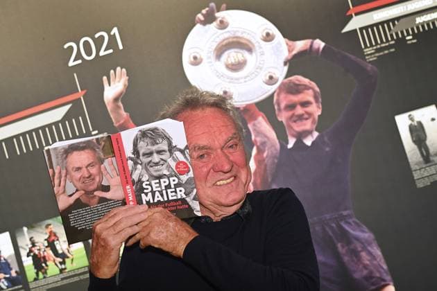 Sepp MAIER und sein neues Buch: ALS DER FUSSBALL NOCH CHARAKTER HATTE Sepp Maier. Einer, der viel erlebt und daher eine Menge zu erzaehlen hat. Seine lange Reise mit dem Fussball beschreibt er in seinem Buch,das am 8. Oktober im Coppenrath Verlag erscheint.Geplant ist auch noch eine TV Doku, die auf das Buch basiert. Â