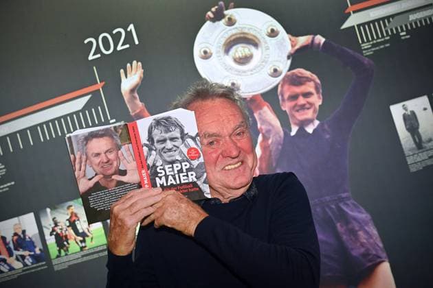 Sepp MAIER und sein neues Buch: ALS DER FUSSBALL NOCH CHARAKTER HATTE Sepp Maier. Einer, der viel erlebt und daher eine Menge zu erzaehlen hat. Seine lange Reise mit dem Fussball beschreibt er in seinem Buch,das am 8. Oktober im Coppenrath Verlag erscheint.Geplant ist auch noch eine TV Doku, die auf das Buch basiert. Â