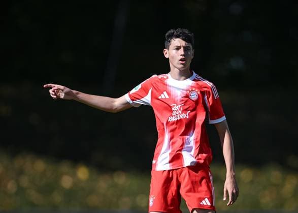 Fussball U 17 DFB Nachwuchsliga 2025 2026 Vorrunde Gruppe E 04.10.2025 SSV Ulm - FC Bayern Muenchen Filip Pavic (FC Bayern Muenchen) *** Football U 17 DFB Youth League 2025 2026 Preliminary Round Group E 04 10 2025 SSV Ulm FC Bayern Muenchen Filip Pavic FC Bayern Muenchen