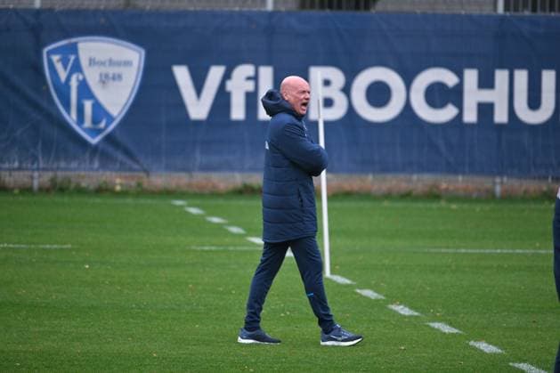 Trainer Uwe Rösler (VfL Bochum) 06.10.2025, Fussball 2. Bundesliga, Saison 2025 2026, Training VfL Bochum Bochum Nordrhein Westfalen Deutschland