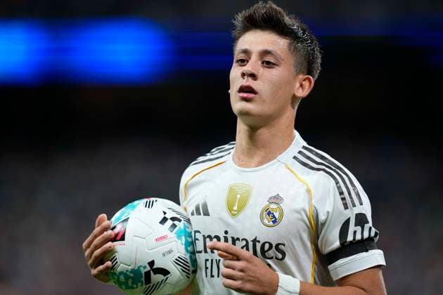 October 4, 2025, Madrid, Madrid, Spain: Arda Guler of Real Madrid CF looks on during the Spanish League, LaLiga EA Sports, football match played between Real Madrid and Villarreal CF at Santiago Bernabeu stadium on October 04, 2025, in Madrid, Spain. Madrid Spain - ZUMA Vil 20251004_zaa_a181_280 Copyright: xOscarxJ.xBarrosox