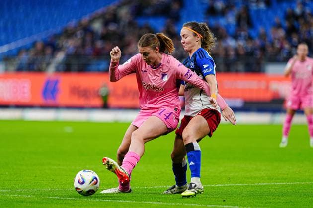 Lisa Doorn (TSG 1899 Hoffenheim, 14), Melanie Brunnthaler (Hamburger SV, 11) GER, Hamburger SV vs. TSG 1899 Hoffenheim, Frauen, Fussball, 1. Bundesliga, Spieltag 5, Saison 2025 2026, 06.10.2025 GER, Hamburger SV vs. TSG 1899 Hoffenheim, Frauen, Fussball, 1. Bundesliga, Spieltag 5, Saison 2025 2026, 06.10.2025 Hamburg Copyright: xEibner-Pressefoto MarcelxvonxFehrnx EP_MFN