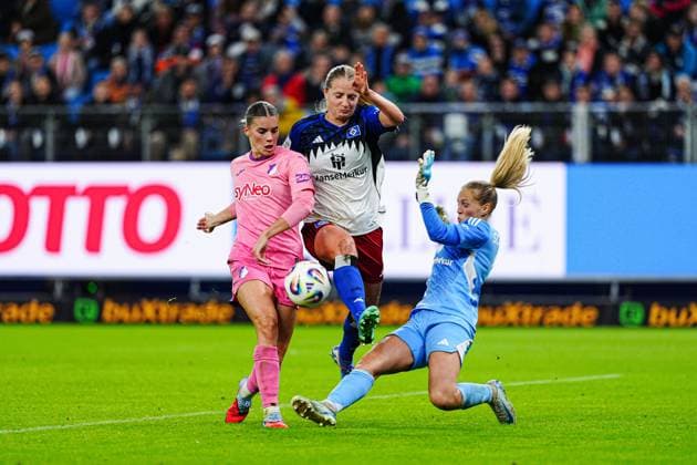 Selina Cerci (TSG 1899 Hoffenheim, 29), Nina Raecke (Hamburger SV, 39), Inga Schuldt (Hamburger SV, 01) GER, Hamburger SV vs. TSG 1899 Hoffenheim, Frauen, Fussball, 1. Bundesliga, Spieltag 5, Saison 2025 2026, 06.10.2025 GER, Hamburger SV vs. TSG 1899 Hoffenheim, Frauen, Fussball, 1. Bundesliga, Spieltag 5, Saison 2025 2026, 06.10.2025 Hamburg Copyright: xEibner-Pressefoto MarcelxvonxFehrnx EP_MFN