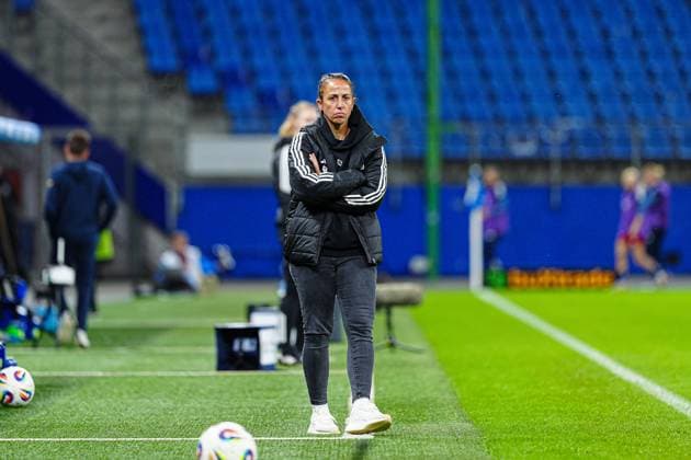 Liese Brancao (Hamburger SV, Trainerin) GER, Hamburger SV vs. TSG 1899 Hoffenheim, Frauen, Fussball, 1. Bundesliga, Spieltag 5, Saison 2025 2026, 06.10.2025 GER, Hamburger SV vs. TSG 1899 Hoffenheim, Frauen, Fussball, 1. Bundesliga, Spieltag 5, Saison 2025 2026, 06.10.2025 Hamburg Copyright: xEibner-Pressefoto MarcelxvonxFehrnx EP_MFN