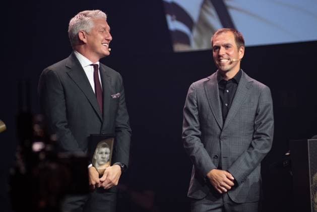 Dortmund am 6.Oktober 2025 HALL OF FAME-Preisverleihung 2025 im Deutschen Fußballmuseum v.,l., Bastian Schweinsteiger und Laudator Philipp Lahm Copyright: JoaquimxFerreira