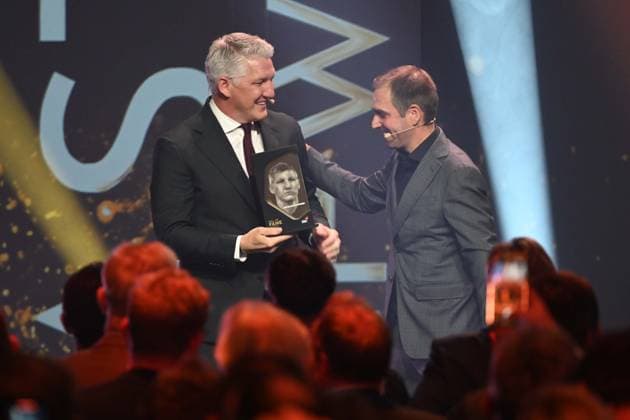 Preistraeger Bastian SCHWEINSTEIGER und Laudator Philipp LAHM, HALL OF FAME-Preisverleihung 2025 am 06.10.2025 im Deutschen Fussball-Museum in Dortmund Deutschland. Â