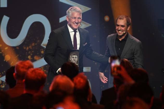 Preistraeger Bastian SCHWEINSTEIGER und Laudator Philipp LAHM, HALL OF FAME-Preisverleihung 2025 am 06.10.2025 im Deutschen Fussball-Museum in Dortmund Deutschland. Â