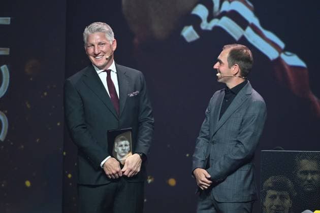 Preistraeger Bastian SCHWEINSTEIGER und Laudator Philipp LAHM, HALL OF FAME-Preisverleihung 2025 am 06.10.2025 im Deutschen Fussball-Museum in Dortmund Deutschland. Â