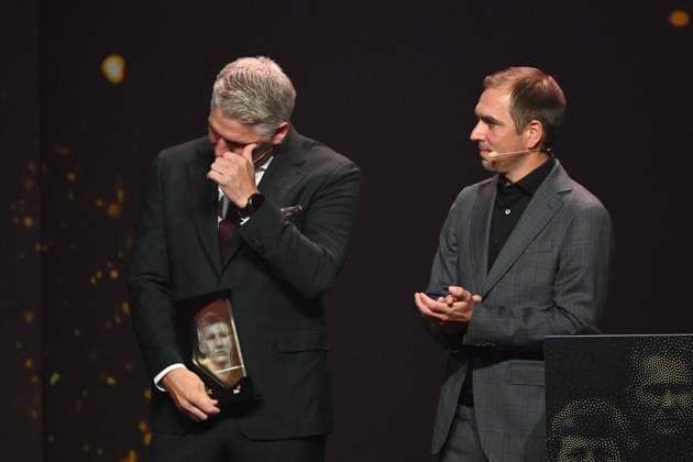 Preistraeger Bastian SCHWEINSTEIGER und Laudator Philipp LAHM, HALL OF FAME-Preisverleihung 2025 am 06.10.2025 im Deutschen Fussball-Museum in Dortmund Deutschland. Â