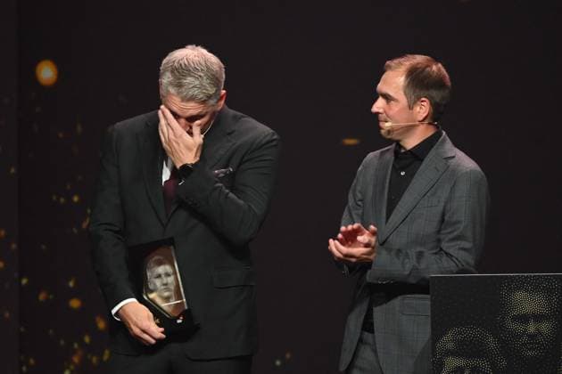 Preistraeger Bastian SCHWEINSTEIGER und Laudator Philipp LAHM, HALL OF FAME-Preisverleihung 2025 am 06.10.2025 im Deutschen Fussball-Museum in Dortmund Deutschland. Â