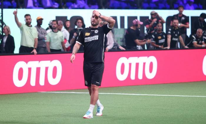 RECORD DATE NOT STATED Hallenfußball, The Icon League, Saison drei, Spieltag zwei in der Sporthalle Hamburg in Alsterdorf. Spiel sechs: Berlin Underdogs - FC Onefootball. Der frühere HSV-Profi Mladen Petric bei seinem Debüt für Onefootball. Winterhude Hamburg