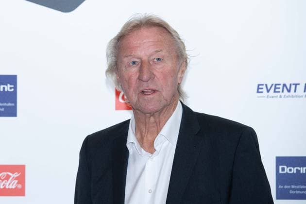 Horst HRUBESCH, ehem. Fussballspieler, Roter Teppich, Red Carpet Show, Ankunft, arrival, HALL OF FAME-Preisverleihung 2025 am 06.10.2025 im Deutschen Fussball-Museum in Dortmund Deutschland. Â