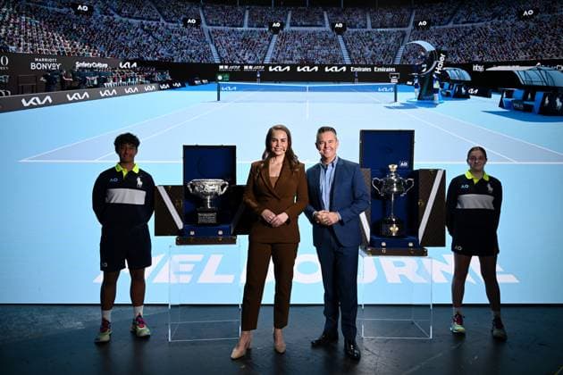 AUSTRALIAN OPEN TENNIS LAUNCH, Channel 9 tennis commentators Jelena Dokic (left) and Todd Woodbridge pose for a photo during the launch of the 2026 Australian Open tennis tournament, in Melbourne, Tuesday, October 7, 2025. ( NO ARCHIVING MELBOURNE VICTORIA AUSTRALIA  Copyright: xJOELxCARRETTx 20251007146981732988