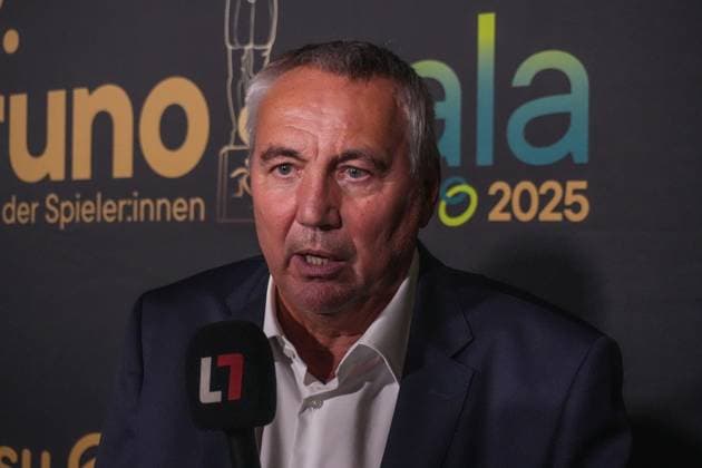 Fussball Österreich - Das Fest Der SpielerInnen, 29. Bruno Gala im Globe Wien Marx-Halle (Wien, Österreich): Peter Pacult Copyright: xLukasxBierederx