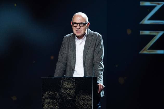 Bernd NEUENDORF, DFB-Praesident, haelt die Laudatio, Ehrung fuer Bert TRAUMANN (Posthum) HALL OF FAME-Preisverleihung 2025 am 06.10.2025 im Deutschen Fussball-Museum in Dortmund Deutschland. Â