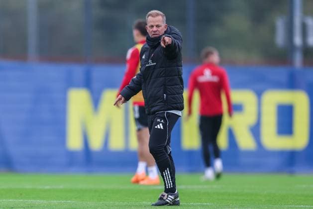 Fußball 2. Bundesliga Training Fortuna Düsseldorf am 07.10.2025 auf dem Trainingsgelände an der Merkur Spiel-Arena in Düsseldorf Markus Anfang ( Trainer Cheftrainer Düsseldorf )