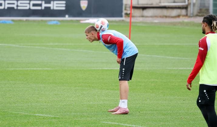 07.10.25 VfB Stuttgart Training Deutschland, Stuttgart, 07.10.2025, Fussball, Bundesliga, VfB Stuttgart Training: Enis Redzepi.