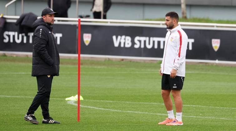 BAU 07.10..2025 Stuttgart Fußball VfB Stuttgart Training, v.l. Trainer Sebastian Hoeneß, Deniz Undav