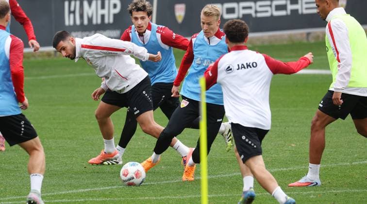 BAU 07.10..2025 Stuttgart Fußball VfB Stuttgart Training, v.l. Deniz Undav, Ameen Al-Dakhil, Chris Führich