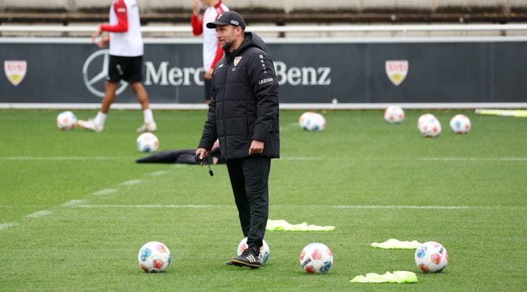 BAU 07.10..2025 Stuttgart Fußball VfB Stuttgart Training, Trainer Sebastian Hoeneß