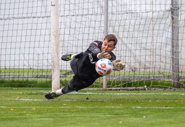 Fussball, Herren, Saison 2025 26, 2. Bundesliga, Hertha BSC, Training, Torhüter Tjark Ernst (Hertha BSC), 07.10. 2025,