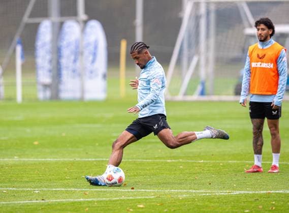 Fussball, Herren, Saison 2025 26, 2. Bundesliga, Hertha BSC, Training, v.l. Jeremy Dudziak (Hertha BSC), Kevin Sessa (Hertha BSC), 07.10. 2025,