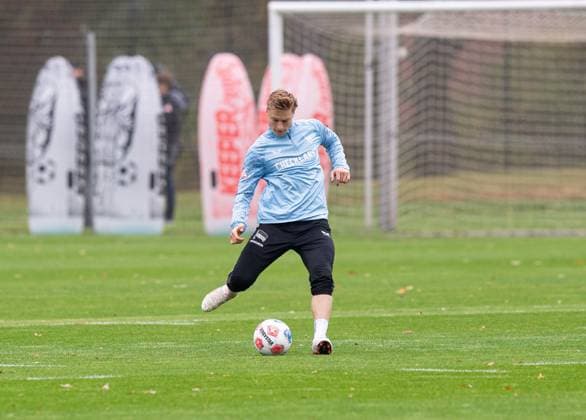 Fussball, Herren, Saison 2025 26, 2. Bundesliga, Hertha BSC, Training, Julian Eitschberger (Hertha BSC), 07.10. 2025,