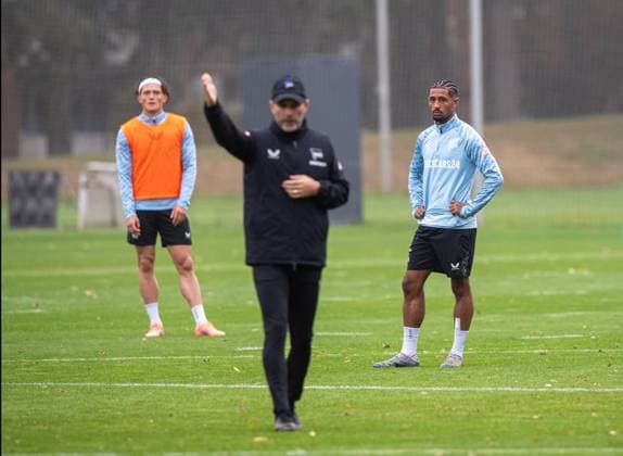 Fussball, Herren, Saison 2025 26, 2. Bundesliga, Hertha BSC, Training, v.l. Fabian Reese (Hertha BSC), Trainer Stefan Leitl (Hertha BSC), Jeremy Dudziak (Hertha BSC), 07.10. 2025,