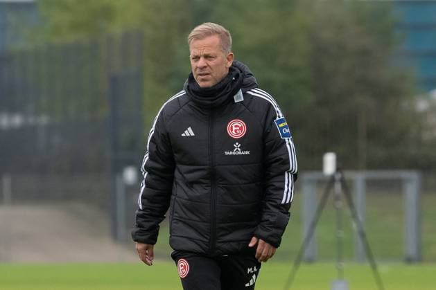 07.10.2025, Fussball: 2. Bundesliga, Saison 2025 2026, öffentliches Training, Fortuna Düsseldorf auf dem Trainingsgelände an der Merkur Spiel-Arena in Düsseldorf. Markus Anfang (Fortuna Duesseldorf, Cheftrainer) auf dem Trainingsplatz. Foto: Kirchner-Media TH