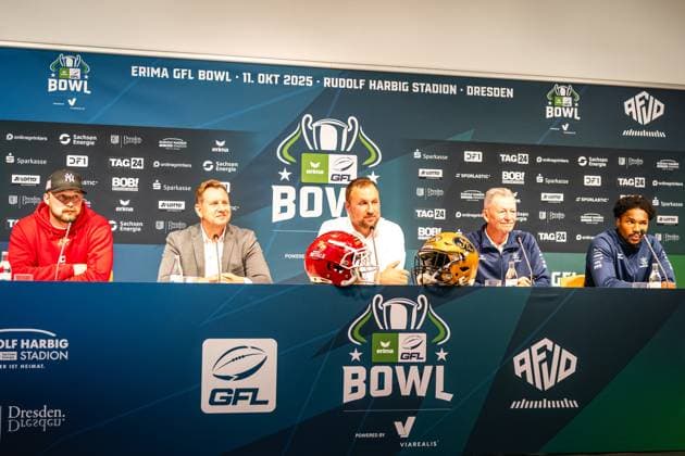 Heiko Bals, Jens-Uwe Müller, Greg Seamon and Tyler Hudson siting on podium at Erima GFL Bowl press conference, PK, Pressekonferenz Erima GFL Bowl 2025, press conference, Potsdam Royals vs Dresden Monarchs Copyright: xFootxBowl PatrickxKlixx