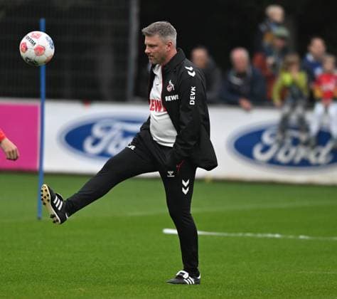 07.10.2025, xophax, Fussball , Fussball-Bundesliga 1.FC Köln Saison 2025 2026 Training Trainer Lukas Kwasniok ( 1.FC Köln ) (DFL DFB REGULATIONS PROHIBIT ANY USE OF PHOTOGRAPHS as IMAGE SEQUENCES and or QUASI-VIDEO) Koeln